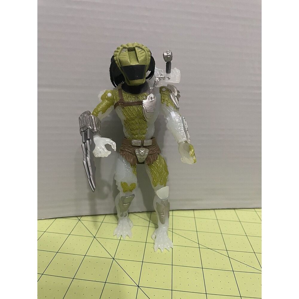 Alien Vs Predator Ambush Predator Action Figure 7” AVP Hunter